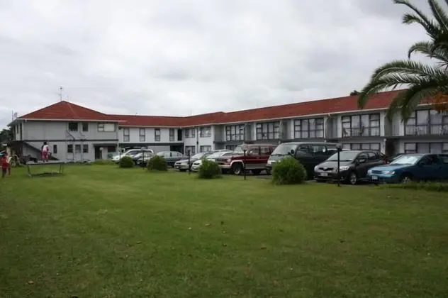 Airport Travel Air Motor Inn