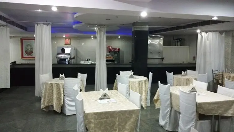 Airport Hotel Vishal Residency - Yerinde Yemek