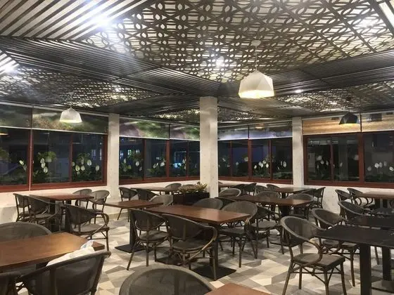 Airstar Hotel & Apartment - Yerinde Yemek