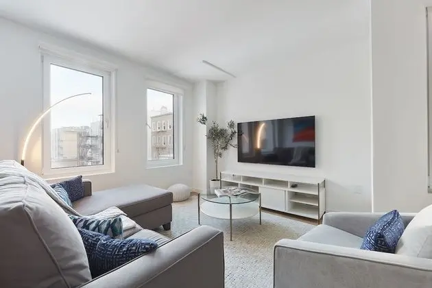 Airy 3 BR Flat w Shared Deck - gym - Mins to NYC - Oda