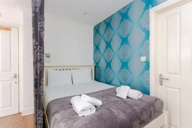 Airy Studio Apartment in Vibrant East London
