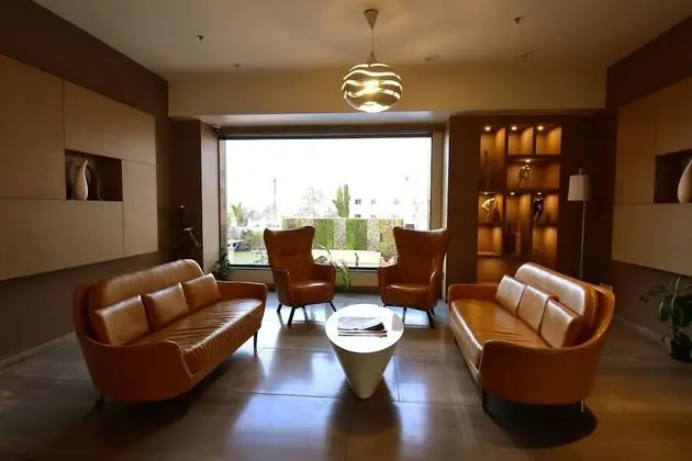 Aishwarya Regency - Lobi