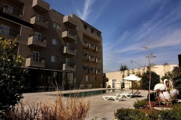 Aitch Boutique Hotel - an LIH Hotel - Dış Mekan