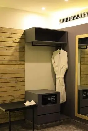 Aitch Boutique Hotel - an LIH Hotel - Oda