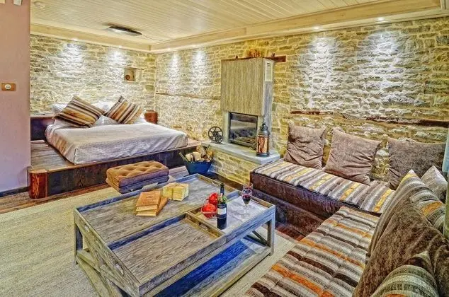 Aithrio Guesthouse - Oda