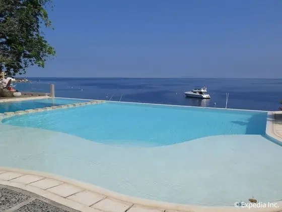 Aiyanar Beach and Dive Resort - Havuz