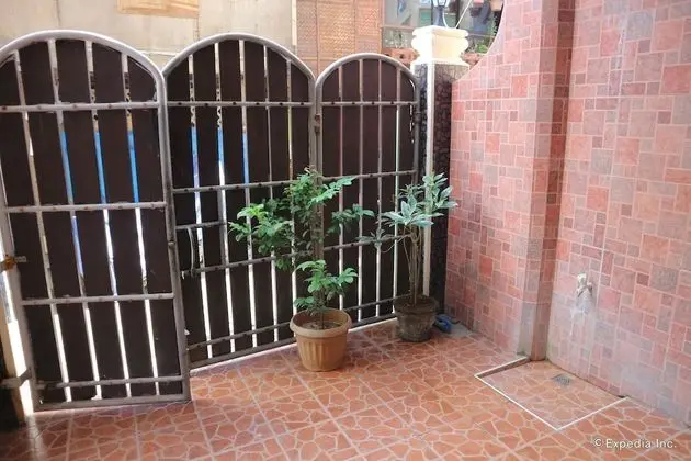 AJ Travellers Inn - İç Mekan