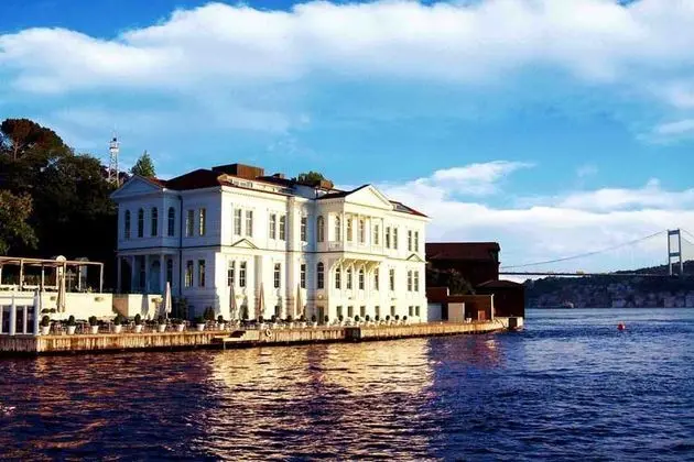 Ajia Hotel