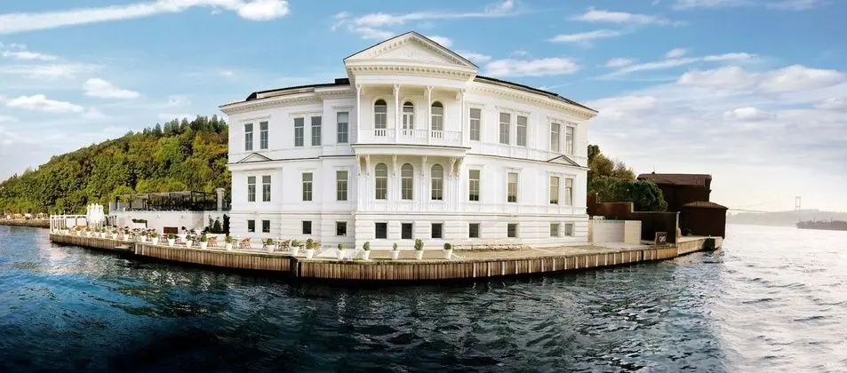 Ajia Hotel