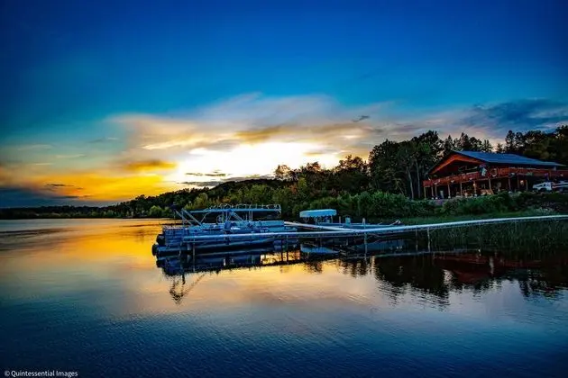 AJ's Walleye Lodge - Dış Mekan