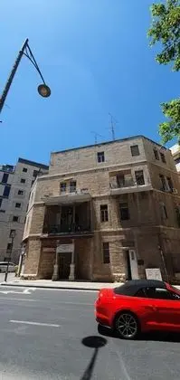 Aju Ben Yehuda 42