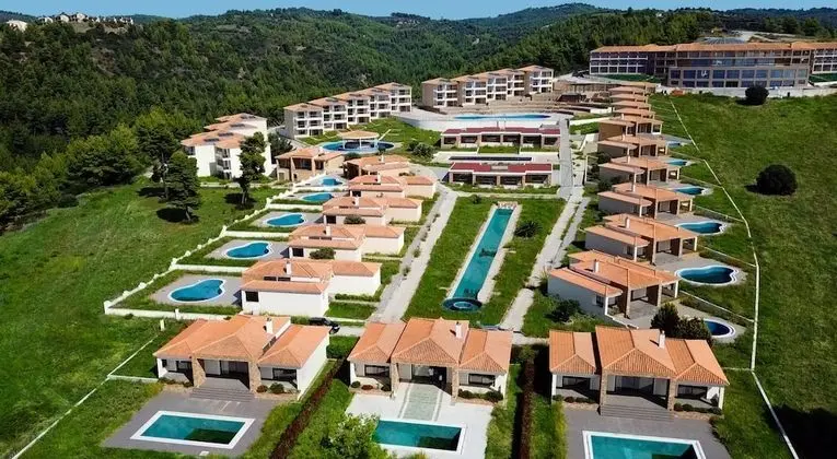 Ajul Luxury Hotel & Spa Resort