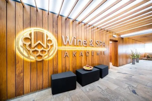 Hotel Akademie Naháč