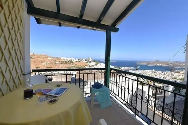 Akadia Syros