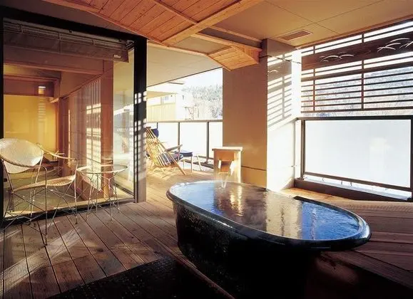 Akan Tsuruga Besso Hinanoza