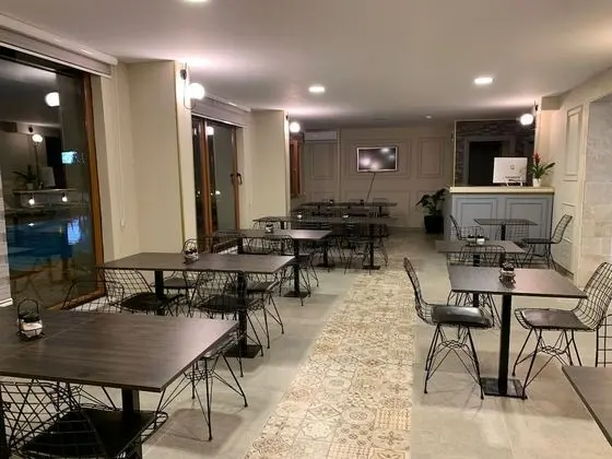 Akçay Zeytin Otel - Yerinde Yemek