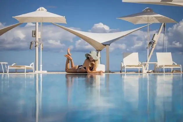 Akrogiali Beach Hotel Apartments - Havuz