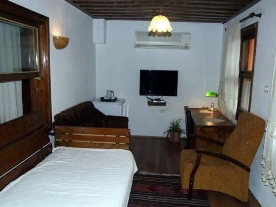 Akropolis Guest House