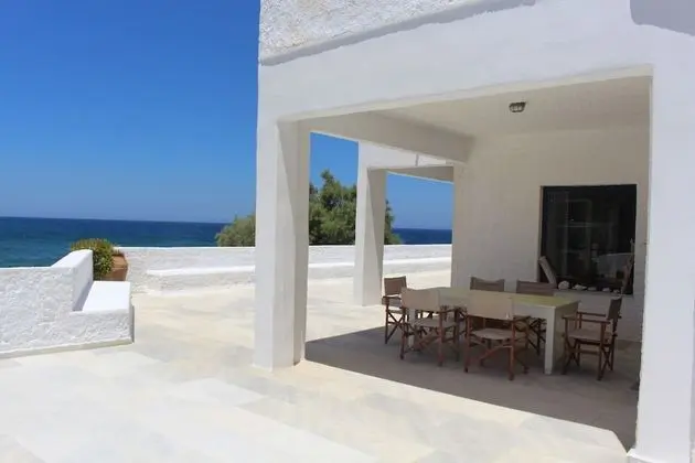 Villa Akrotiri A Star Watcher on the Beach