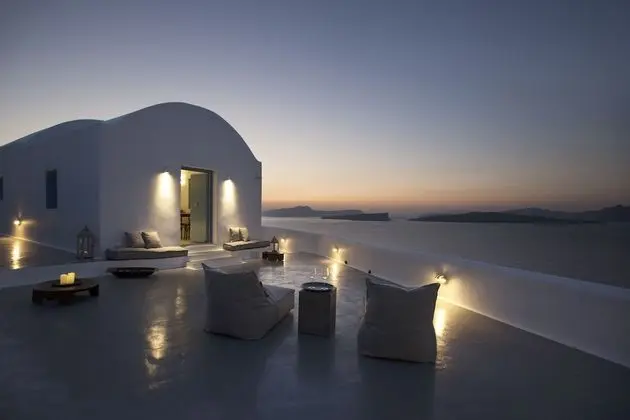 Akrotiri Cove - Lobi