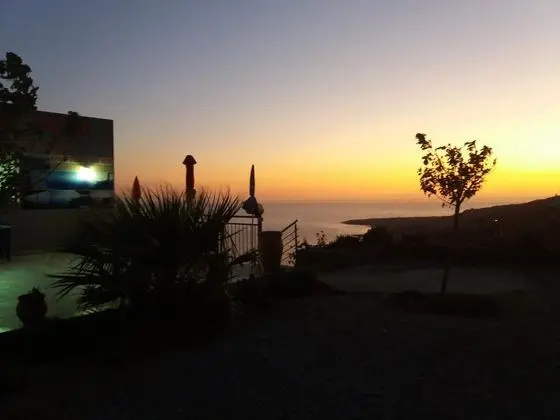 Akrotiri Panorama - Havuz