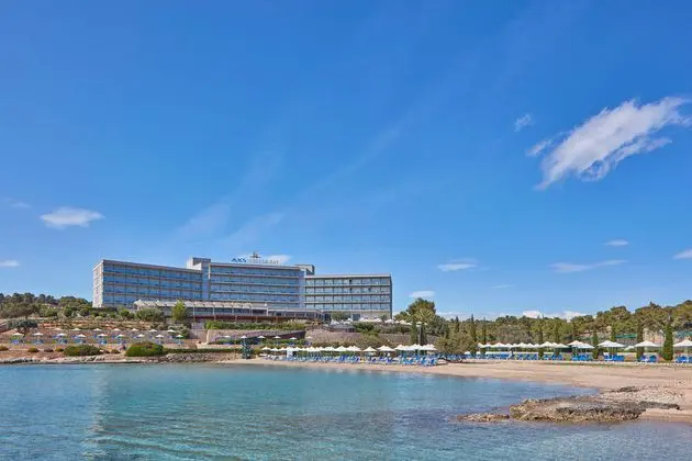 AKS Hinitsa Bay