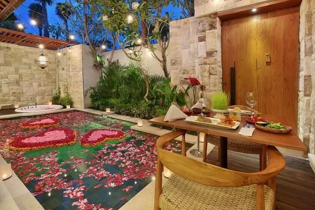Aksari Villa Seminyak - Oda