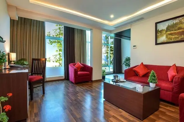 Akshaya Aura