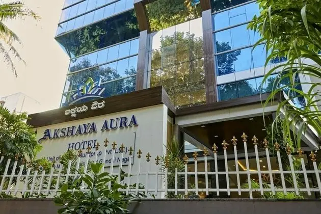 Akshaya Aura