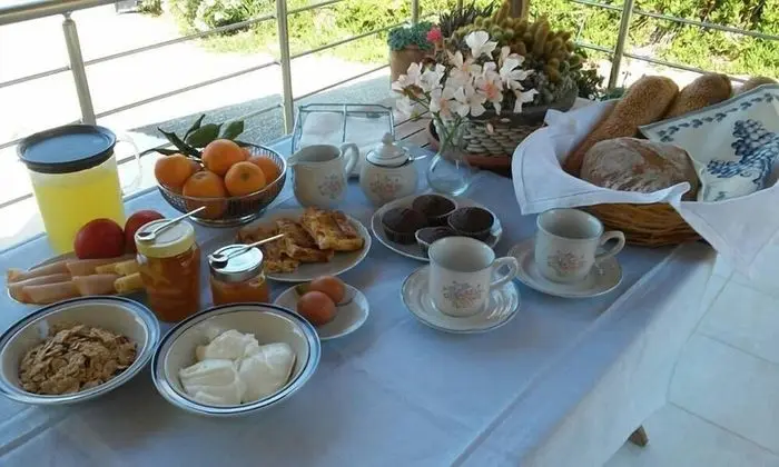 Aksos suites Accessible Accommodation - Yerinde Yemek