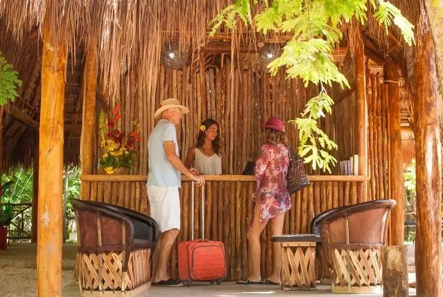 Akumal Natura Glamping - Lobi
