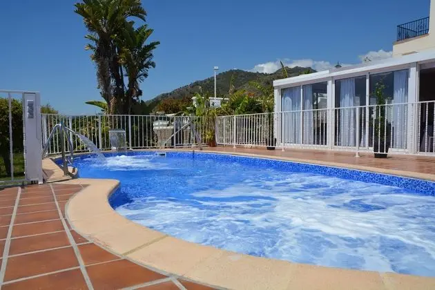 Al Andalus Nerja - Havuz