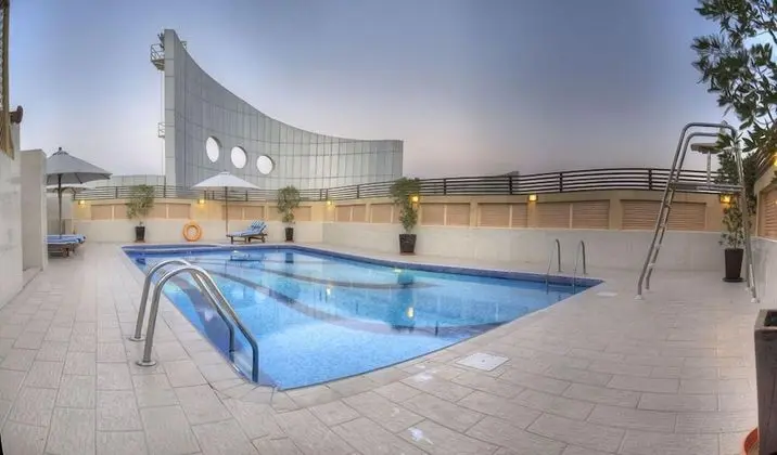 Al Barsha Premium Hotel Apartments - Havuz