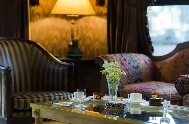 Al Bustan Hotel - Lobi
