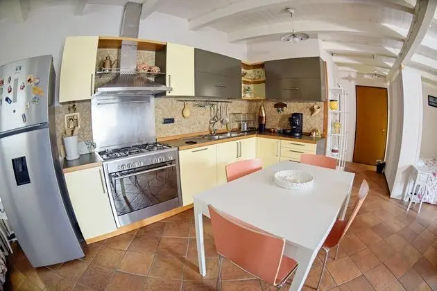 Al Centro Luxury Home - Mutfak