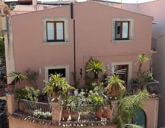 Al Duomo Rooms & Flats