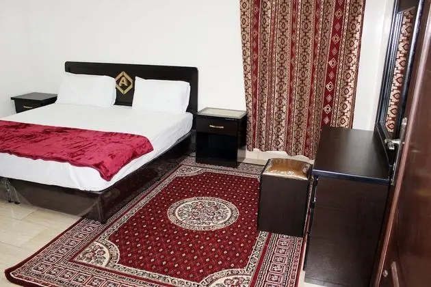 Al Eairy Furnished Apartments Qassim 4 - Oda