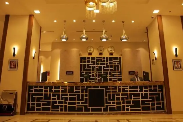 Al Fakhamah Al Masiyah Furnished Units - Lobi