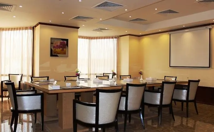 Al Khaleej Grand Hotel - Yerinde Yemek