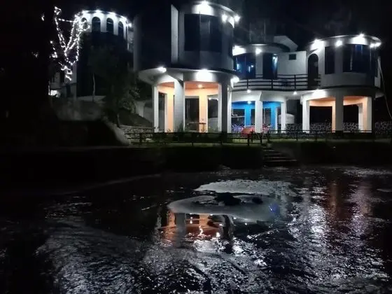 Al Maidah Hotel and Restaurant - 1