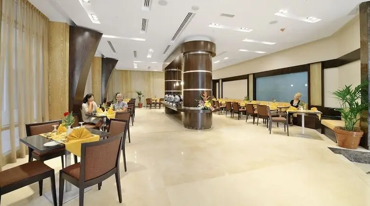 Al Majaz Premiere Hotel Apartment - Yerinde Yemek