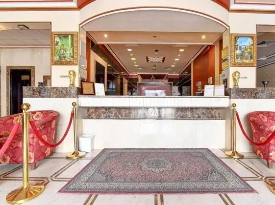 Al Mansour Grand Hotel فندق المنصور جراند - Lobi