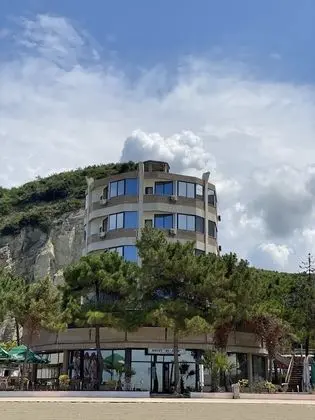 Hotel Al-Mar
