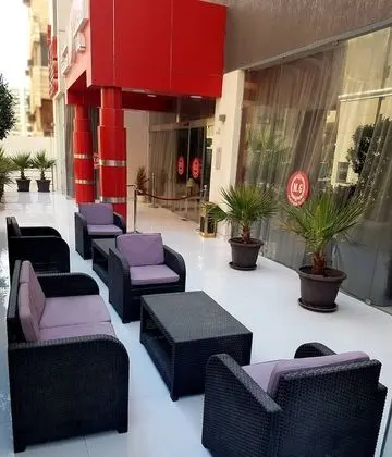 Al Muhanna Plaza Luxury Apartments - Yerinde Yemek