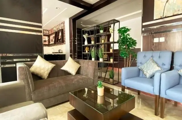 Al Muteb Suites Al Munsiyah - İç Mekan