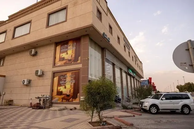 Al Muteb Suites Al Yarmouk - Dış Mekan
