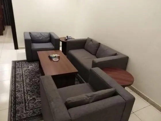Al Muteb Suites Qasr Alaqiq - Oda Düzeni