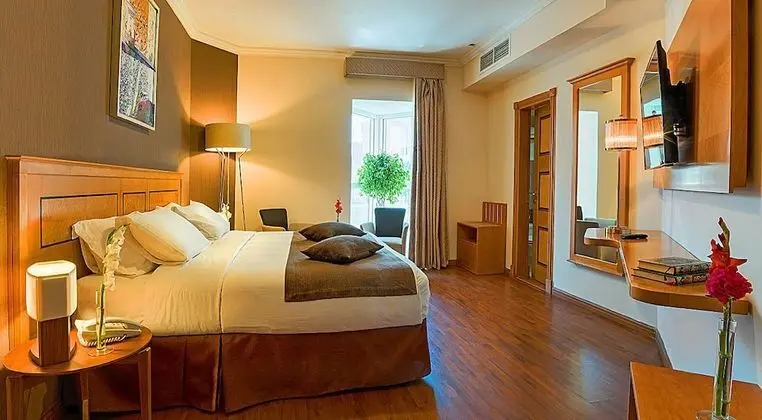 Al Thuria Grand Hotel - Oda
