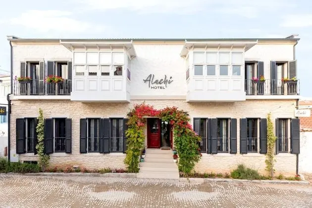 Alachi Hotel