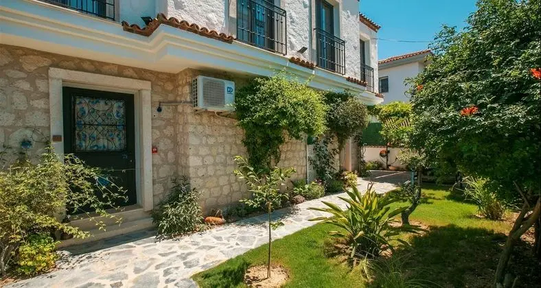 Alaçatı Albatros Hotel